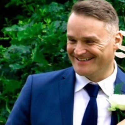 Company Director, what you see is what you get. Like to think im honest, down to earth. Straight talking and loves family, football, boxing, golf in that order.