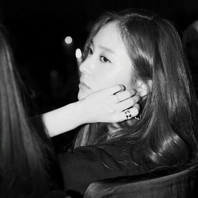 vmevyz's profile picture. % C I T A L %