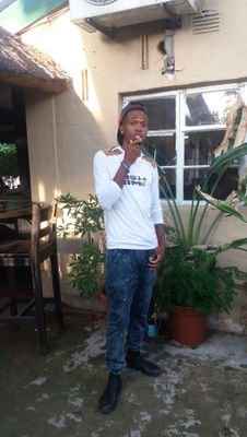 Yunbrait's profile picture. 