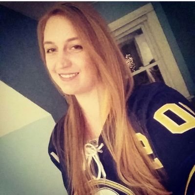 emgrifff's profile picture. my best feature is my dog ○ΣΓΦ alumna #144