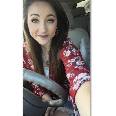 Maddiiee_11's profile picture. Hey Im Madie & im 18: Facts about me.... 1. God is my everything 2. Love hanging with family&friends 3. Play⛳️& SB⚾️-Phill. 4:13