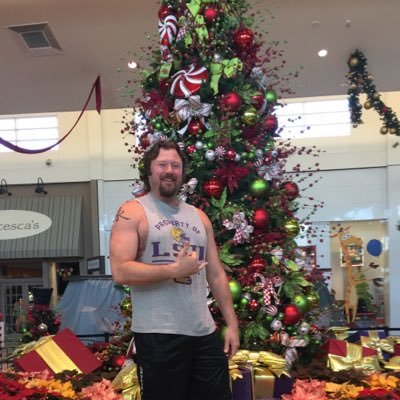 LSU_Yetti's profile picture. A big Yeti. LSU Alumni, class of 2002