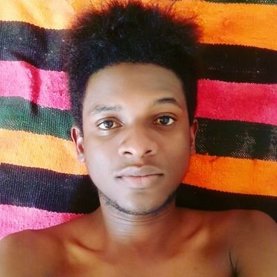 Ne confonds pas ma personnalité et mon attitude. Ma personnalité est qui je suis. Mon attitude dépend de qui vous êtes.