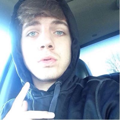 Hippy lyfe 👍💯🌈 Livin life to the fullest! If you ain't living life then you must be dead!