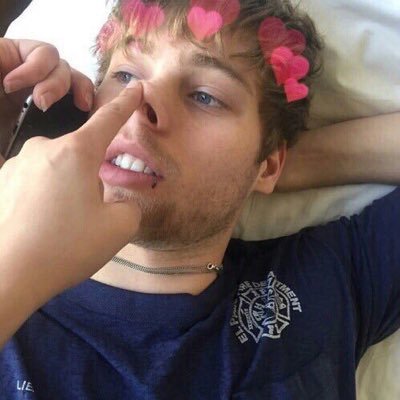 unfcrtunateIy's profile picture. taken away to the dark side