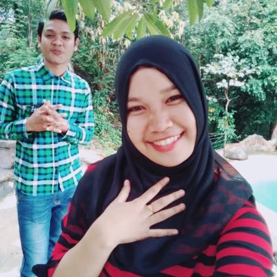 YuliHasvira's profile picture. 