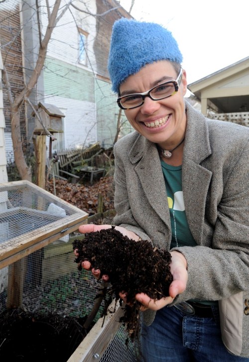 Tweeting about art, botany, compost, sports, bridge, opera, and miscellany. Owner of Maven Compost Bins: They're animal-proof, so you can compost everything!