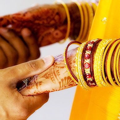 Maulana Rajaq bhai can solve your any problem by vashikaran and black magic services .is famous because of their ratio of love cases so you can get appointment.