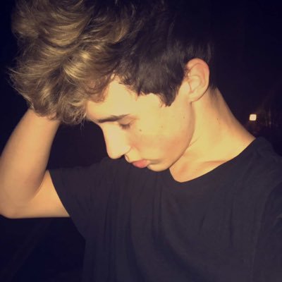 ⠀⠀⠀⠀⠀⠀⠀⠀just make it snow in california♡