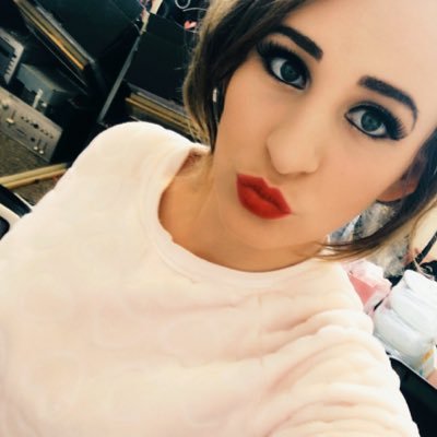 alicia_hilton12's profile picture. 