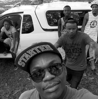 i_am_phindo's profile picture. Poet & Rap artist @ Mic in hands productions & a member of Black Thoughts Society #FWC