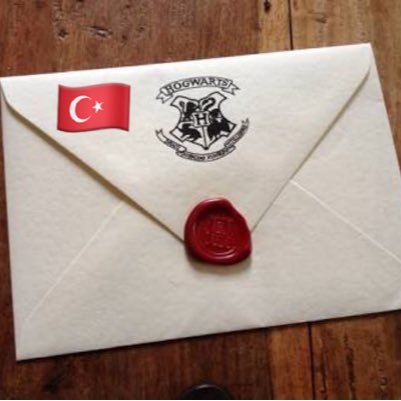 Hala Hogwarts mektubu mu bekliyorsun?Mektup almak isteyen DM atıyor. İlk 20 kişiyi kura ile eşleştiriyoruz ve birbirlerine Hogwarts mektubu gönderiyorlar!
