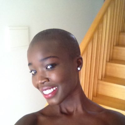 JuliaArou's profile picture. 