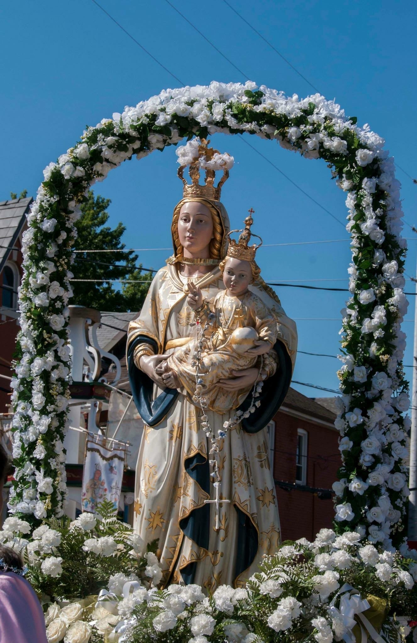 We strive to continue a proud tradition, the Festa of Maria SS. Del Monte, observed in the twinned cities of Hamilton, Ontario and Racalmuto, Sicily.