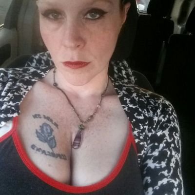 Mother of 4, wife of 1, Friend to pretty much anyone. Just don't piss me off...