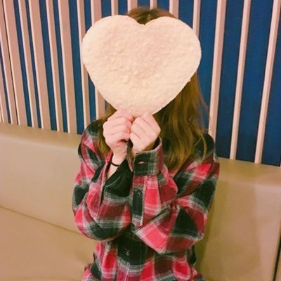 Pxnna Pa Twitter 進撃の巨人86話のダイナ フリッツってカルラ食った巨人にそっくりじゃない なんか見たことある感じとおもったら カルライーターだよねこれ ダイナ グリシャの奥さん がカルラ グリシャの奥さん 食うって諌山先生とことん容赦無い
