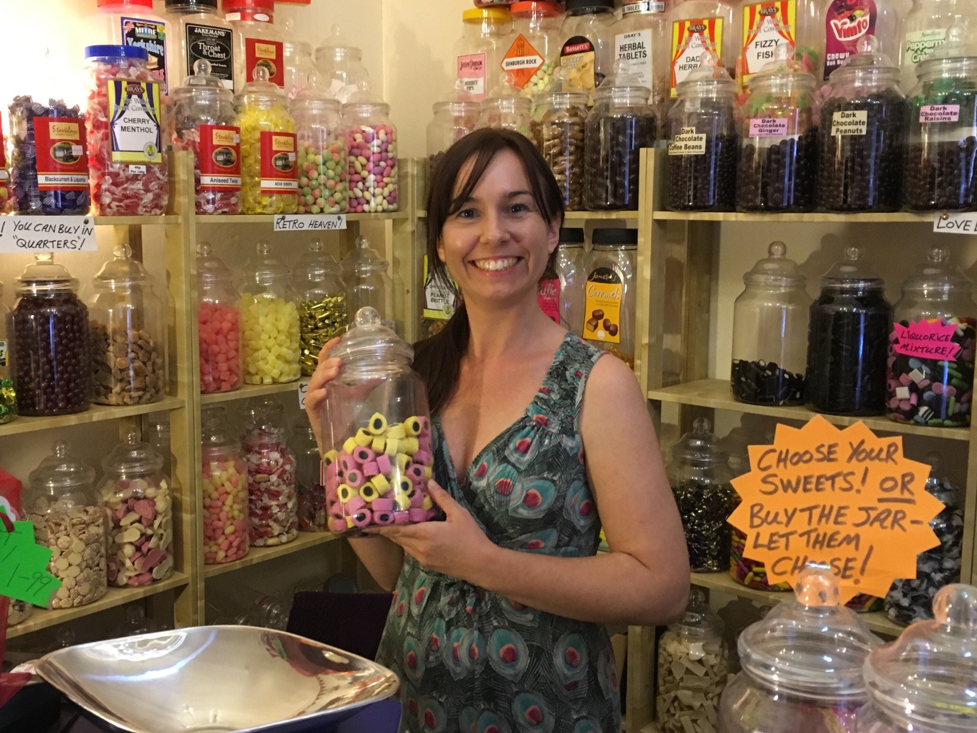 Top quality traditional sweets, sugar free diabetic range,  vegetarian & vegan sweets.  Unique, bespoke gifts & ice cream! The small shop with the big choice!