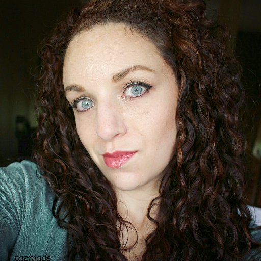 Beauty. Curly 3A. I 💖 fishing. Genealogy. Photography. Wife. Mom to 1 daughter, 1 cat, 2 dogs. #Influenster Check my feed for #Giveaways & #Sweepstakes 😀