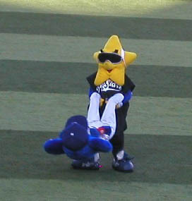 野球が昔から大好きで なかでも 横浜DeNAベースターズ を応援しているが(･･;)