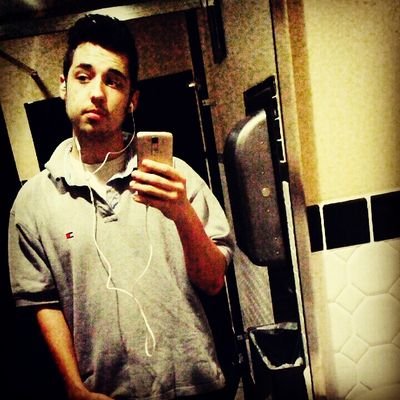 omaliallycat's profile picture. gotta risk it to get the biscuit. i just wanna forget.