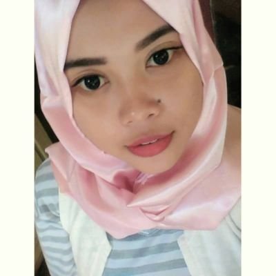 Fwidya_'s profile picture. 