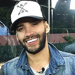 ApegoGusttavoL's profile picture. ''nivaldo'' isso lá é nome de gente?