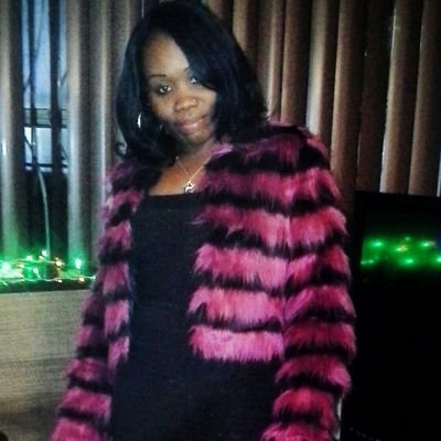 sexibrowneiez's profile picture. 