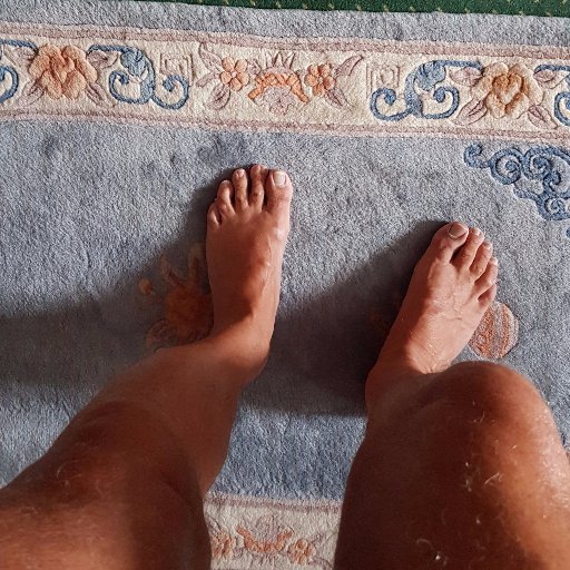 H ,grand amateur de trans m2f,fan de l'Asie et de l'Amsud,
nature généreuse et multifonctionnelle ,je vais au gré des sourires et des passions...