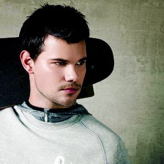 Your source for everything on Taylor Lautner. Enjoy!