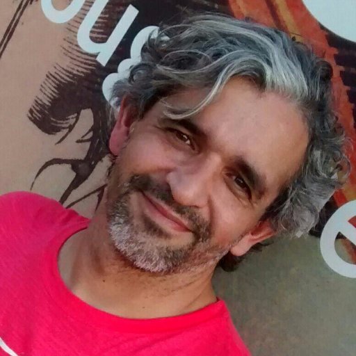 He's an all-round artist who has been involved in different artistic disciplines throughout his
career. He's currently working in Buenos Aires & New York