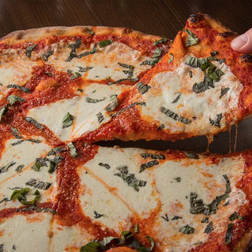 Denino’s Pizzeria is a landmark in New York, with our award winning, thin-crust pizza.