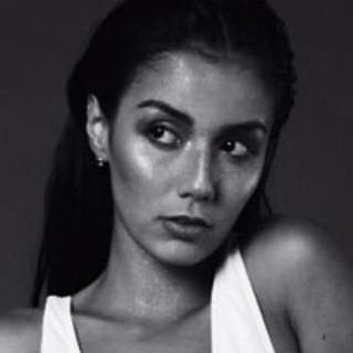 🌟Apoyando a la Negra desde 2015🌟
🎭Es Actriz De Formación🎭
💁FANS PAGE💫
