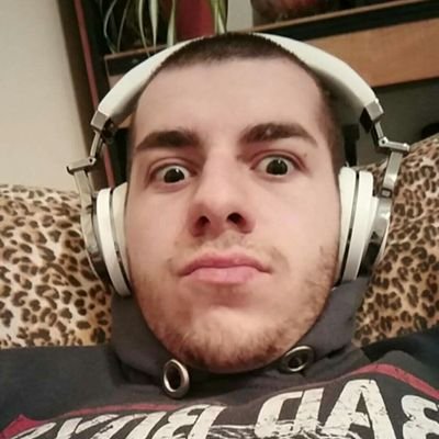 Playing CS:GO (DMG) clutchy meister, smart player ;) 18 yo
*Live a life , where you don't regret.*
