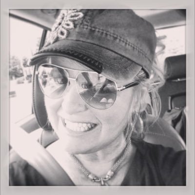 Ling10Christine's profile picture. 