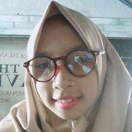 WindhiPoetri's profile picture. 