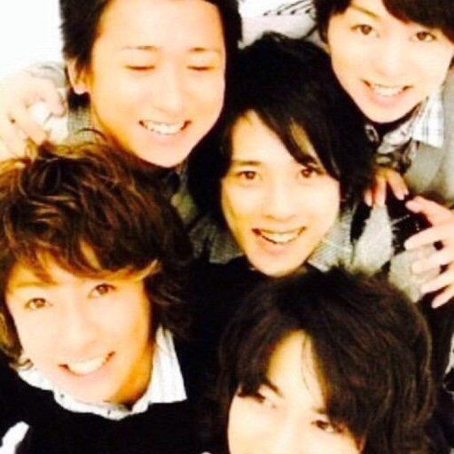 嵐はゴコイチ。彼ら５人の画像を約30分に1回勝手にtwittrします
たまに出典が不明や間違えてたり、手動RTもm(_ _)m 定期つぶやき数が上限に達したので、新しいbot作りました。