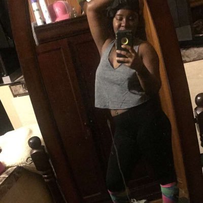 Pretty_iiknow's profile picture. 