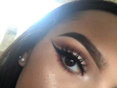if it doesnt have any glitter i dont care