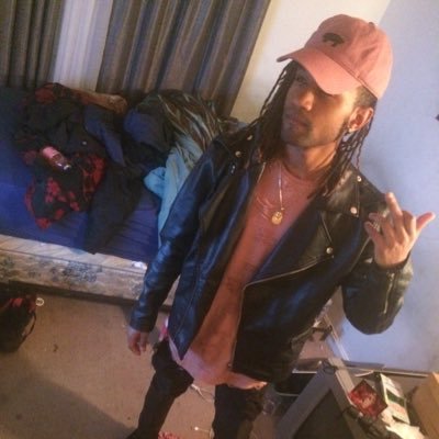 Raised in D.C Aspiring rapper check me out on rapchat @Dr.$ue$$ Snapchat:keithlynch691