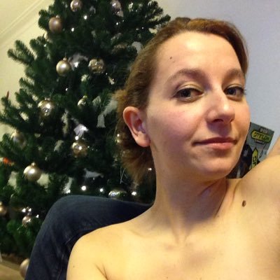 JillCoveliers's profile picture. Blue eyes, long hair and loves music x