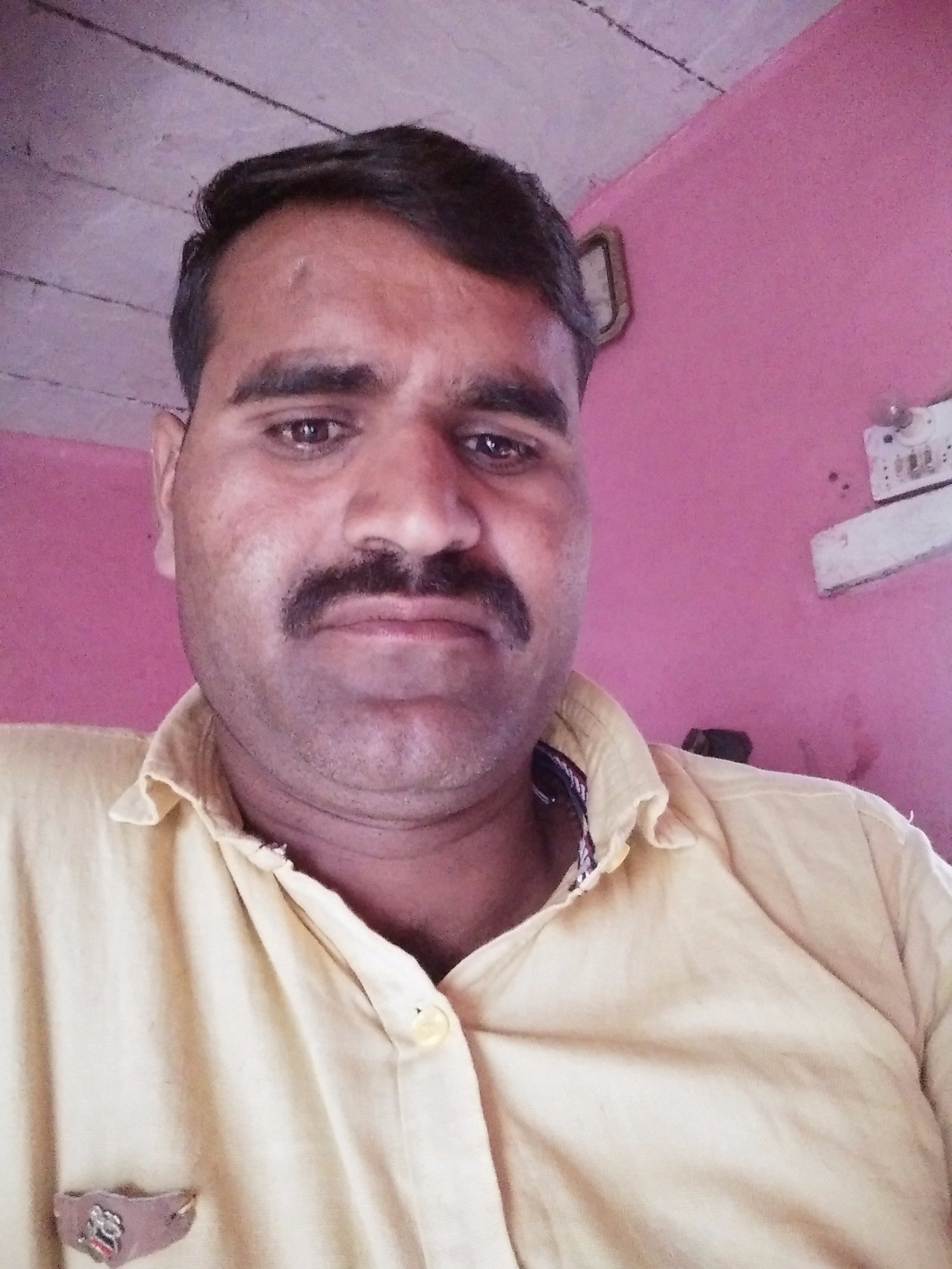 Virendrasarawa1's profile picture. 