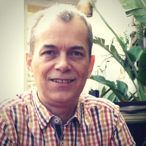 communfrancais2's profile picture. Auteur-éditeur de guides pour améliorer votre français #FLE. Traducteur de littérature vietnamienne à mes heures gagnées. #Vietnam