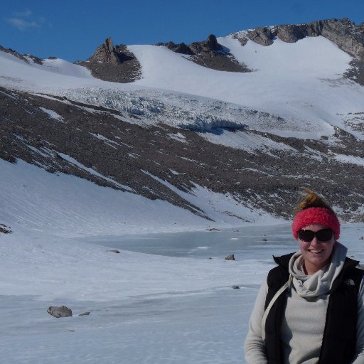 PhD student working in #Antarctica with @MAGICDML. Combining geological investigations with ice sheet modeling to reconstruct EAIS glacial history @UofGGES grad