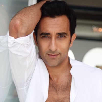 An account dedicated to the Hottest and the ever Charming Actor/ VJ RAHUL KHANNA (@R_Khanna)