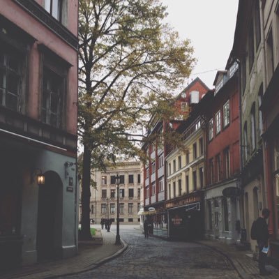 sheffieldrpg's profile picture. INSCRIPTIONS PRIVÉS  //suite de infernat et hothell // Créé le 11/01 - Ouvert le 11/01/17 - F / Follow @HereIsTheMind /