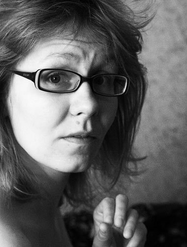 elladerzai's profile picture. 