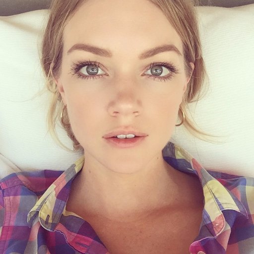 ElizabethMann04's profile picture. 