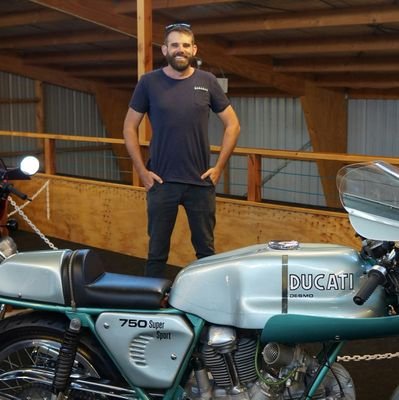 SteveoBond's profile picture. 