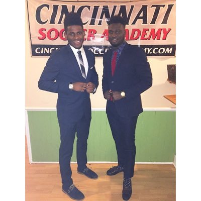 University of Cincinnati Alum.  Kicking ball in OZ ⚽️.    insta and S.C :Theonlyrvt