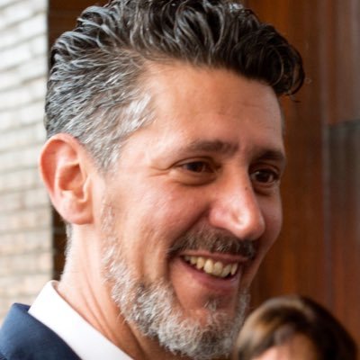 AlcaideFelix's profile picture. Padre de familia y en mis ratos libres, profesor de inglés.